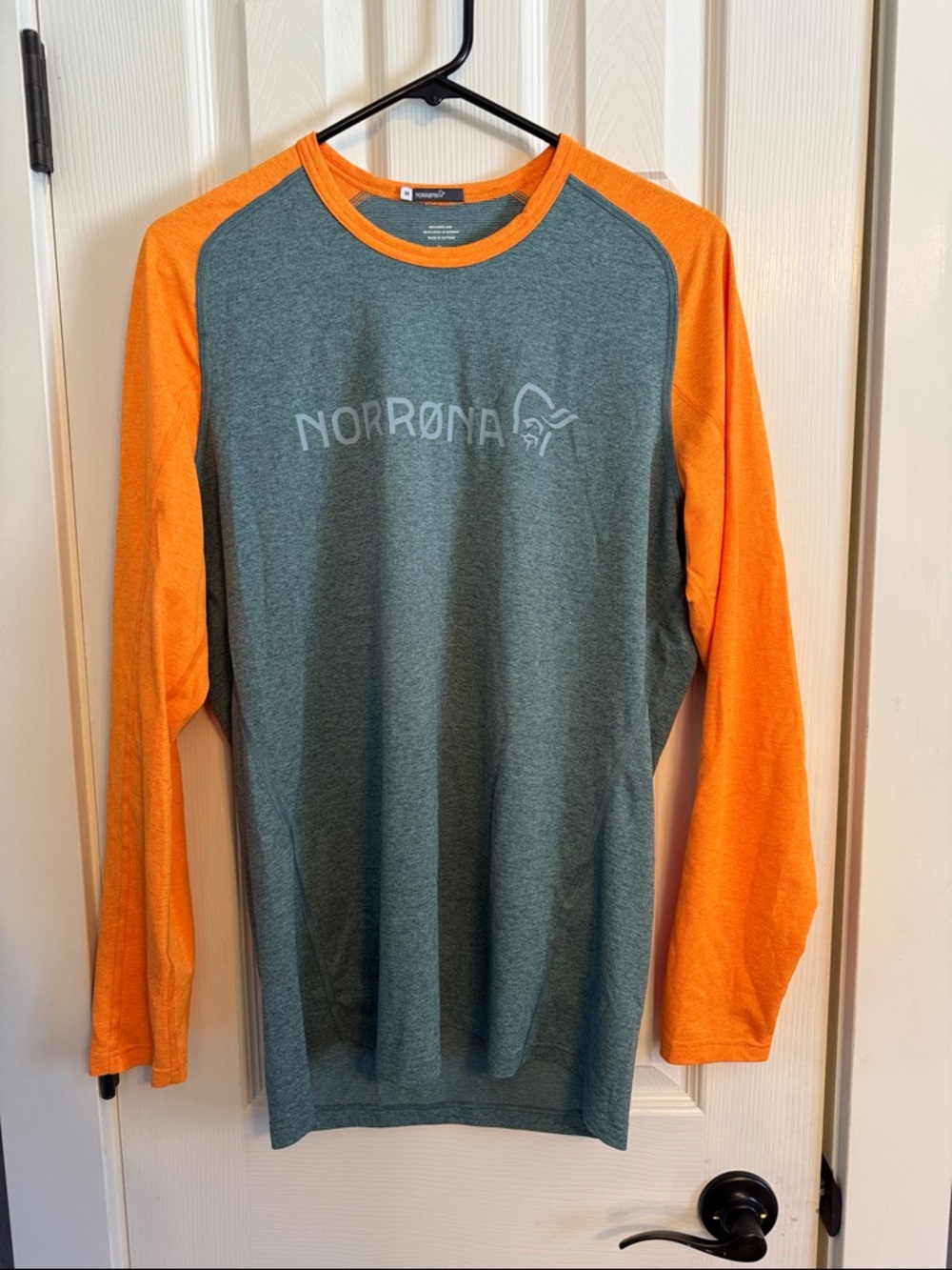 Phenomenal men’s size medium Norrona brand long sleeve shirt